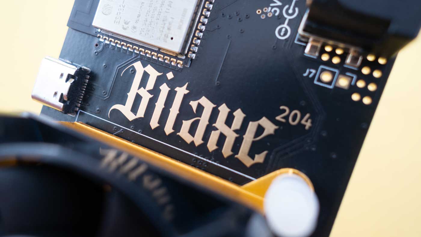 bitaxe_open_source_miner_204